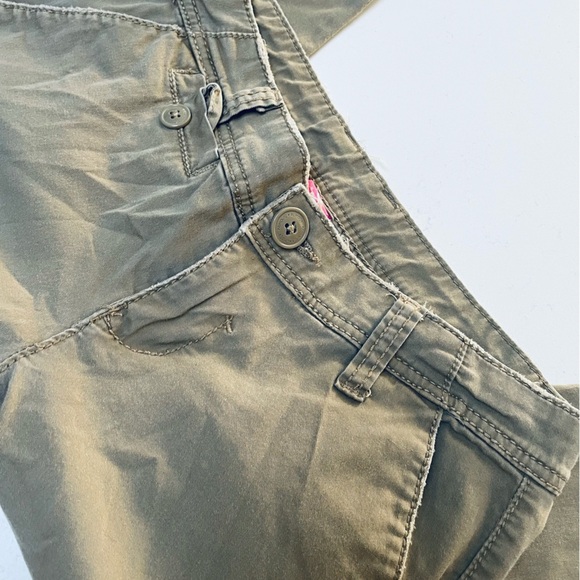 Almost Famous kaki  Ankle Cropped Jeans - Picture 9 of 9